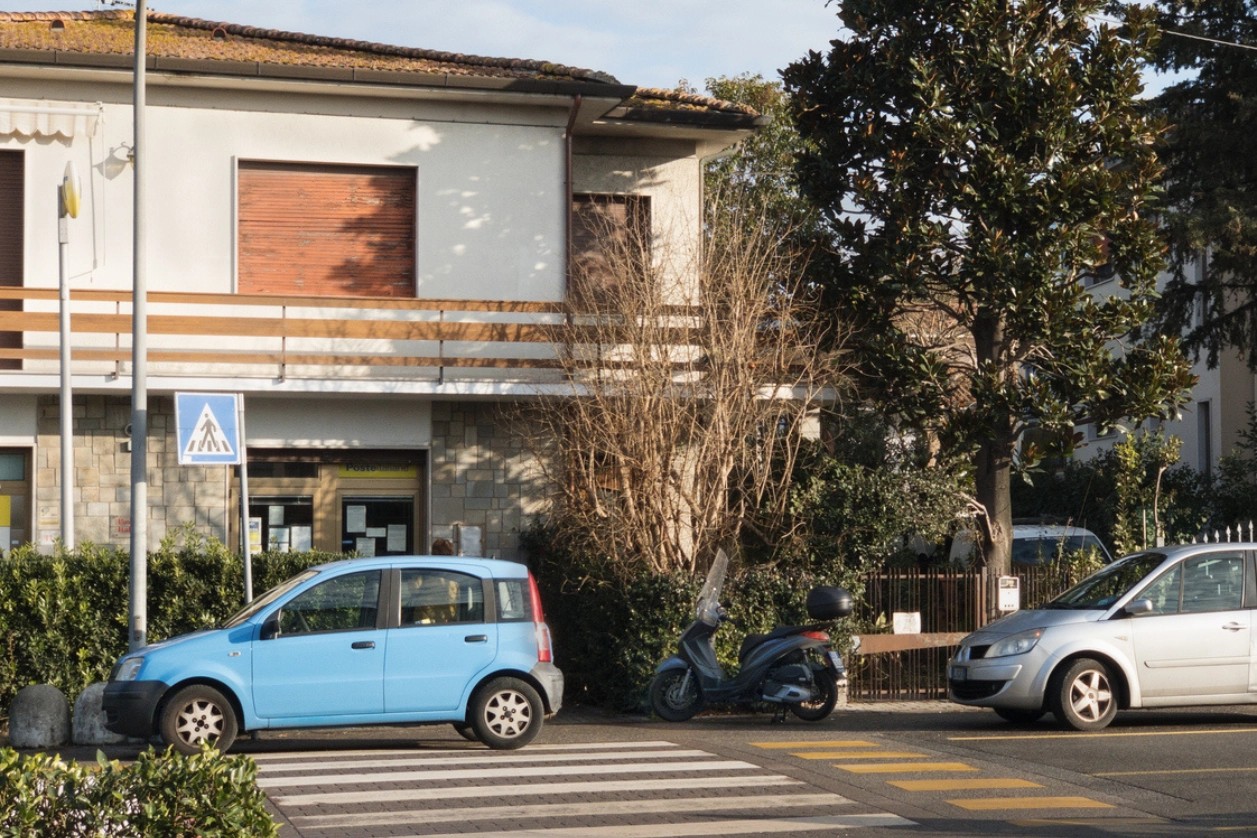 Article code de la route : stationnement gênant ou abusif, sur ligne jaune et interdiction de stationner 